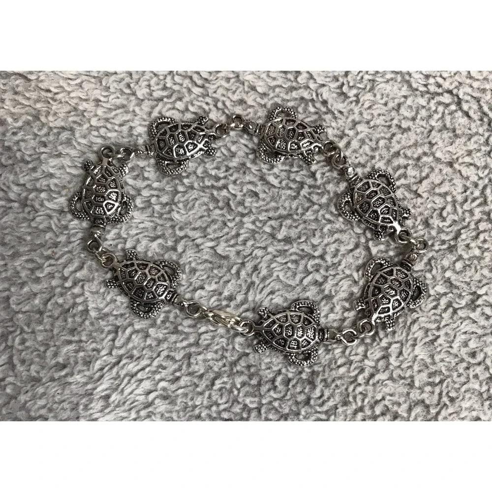 Sea Turtle Link Bracelet Silver Tone Metal‎ Costume Beach Jewelry